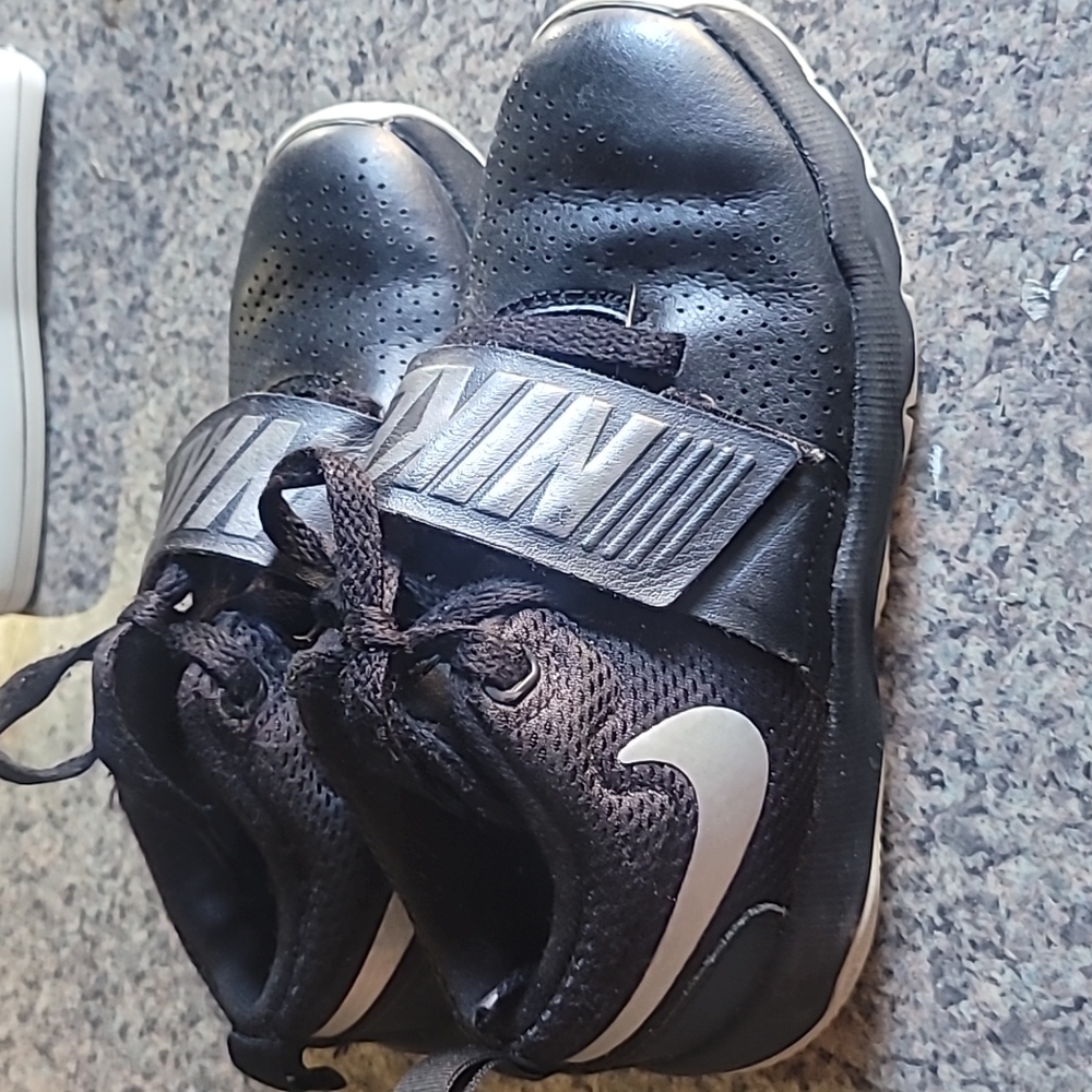 nike boys 12c,good used condition
